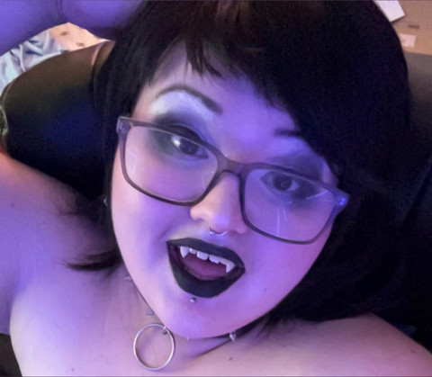 Bratty_Bee profile picture