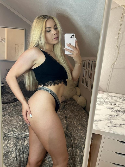 Lucy Miller profile picture