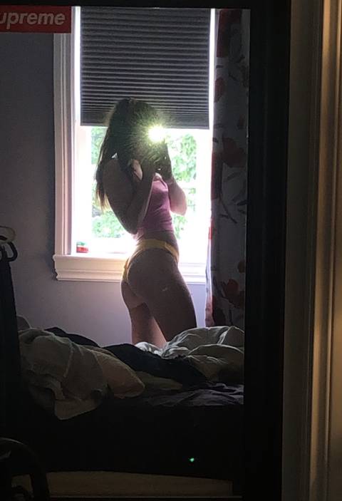 @candysweethappyfeet nude candysweethappyfeet nude