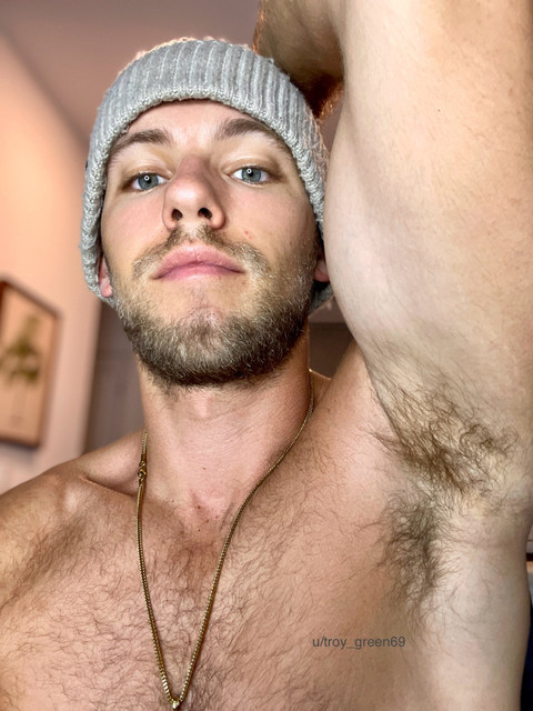 Troy Green 👑 (FREE) profile picture