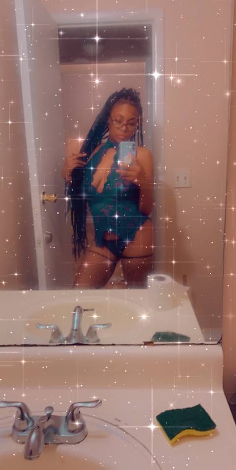@msredbonebigtits2 nude msredbonebigtits2 nude
