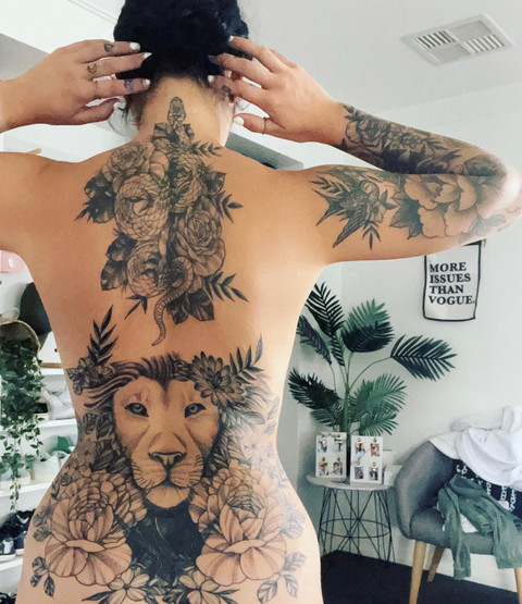 Sneaker babe profile picture