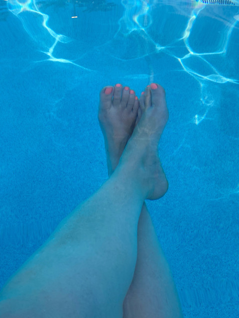 Mermaid feet profile picture