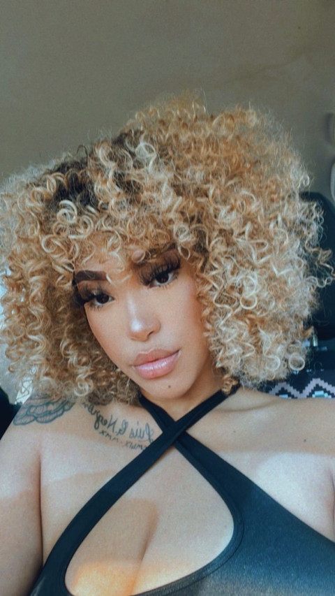 Lola Bunny🐇 profile picture