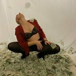 The Tiny Empress profile picture