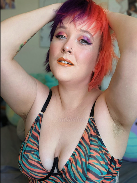 FREE Curvy Nerdy GF 🎮💕 profile picture