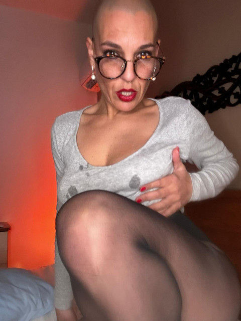 emprexkalaπVIPπ profile picture