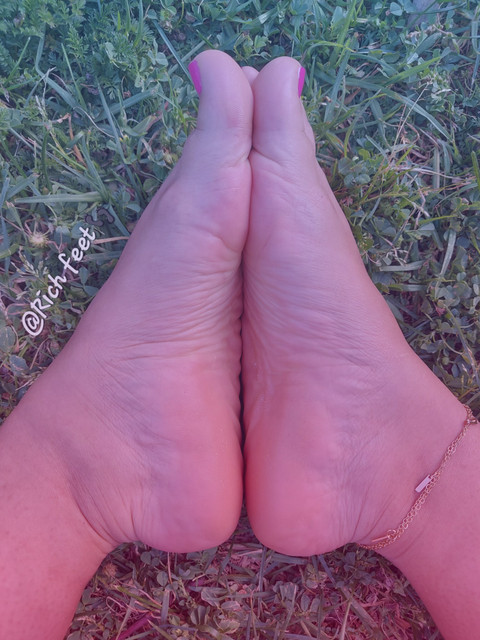 Rich feet profile picture