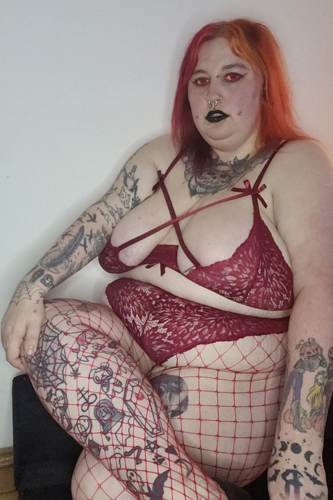Tabitha Foxglove profile picture