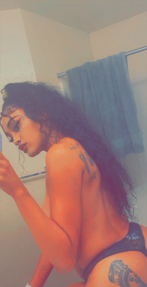 QueenB profile picture