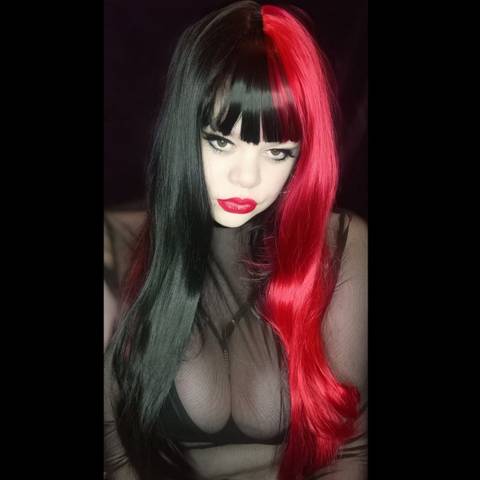 @thegothpinup @thegothpinup