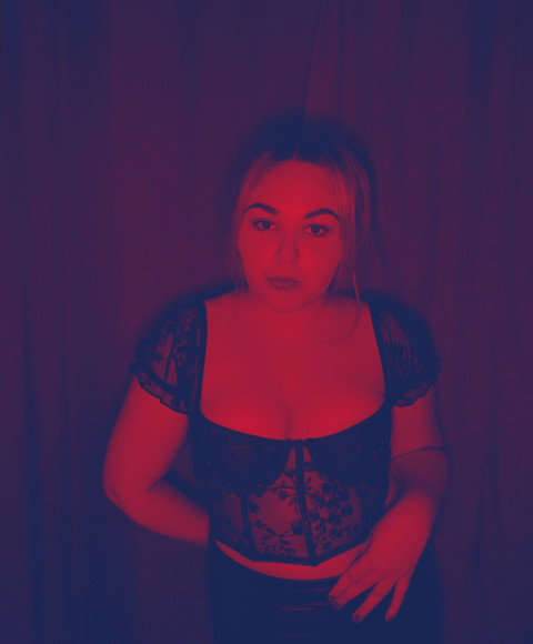 lady velvet. profile picture