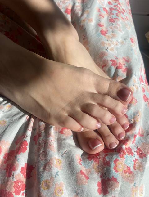 @petite_feet19x nude petite_feet19x nude