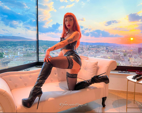 Fetish Domina AF. FEMDOM FEET PEGGING profile picture