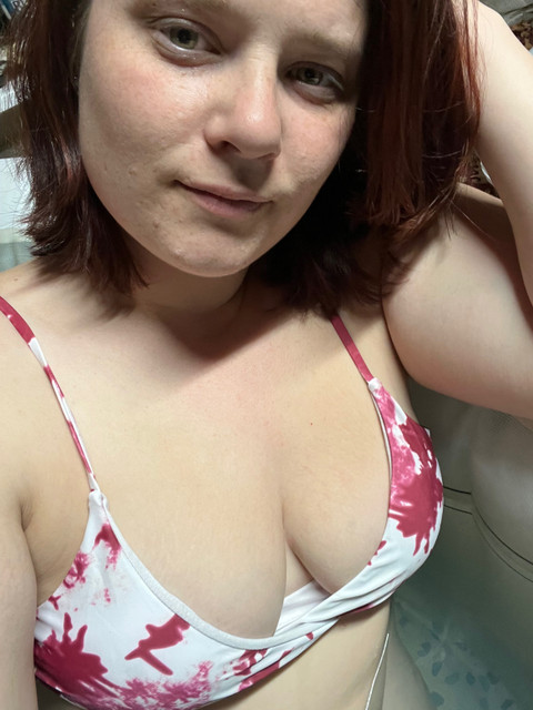 Curvypawg420 profile picture