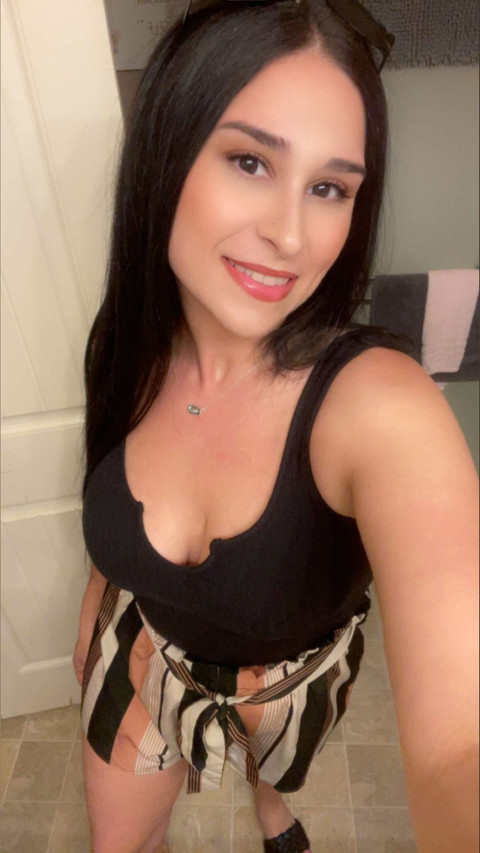 Nikki B profile picture