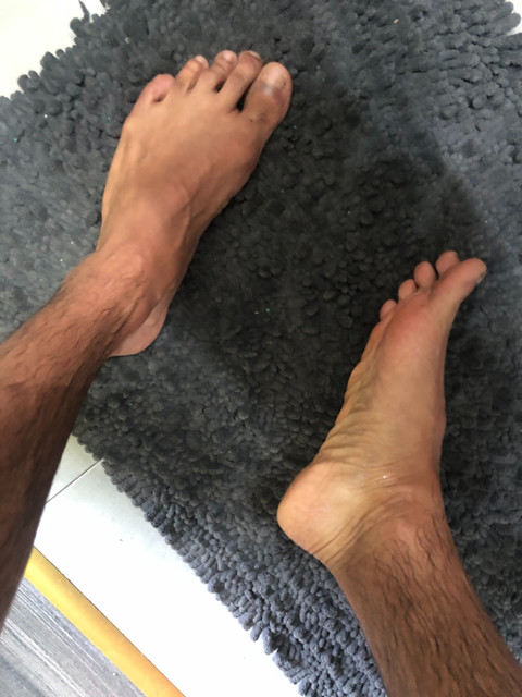 Feet back profile picture