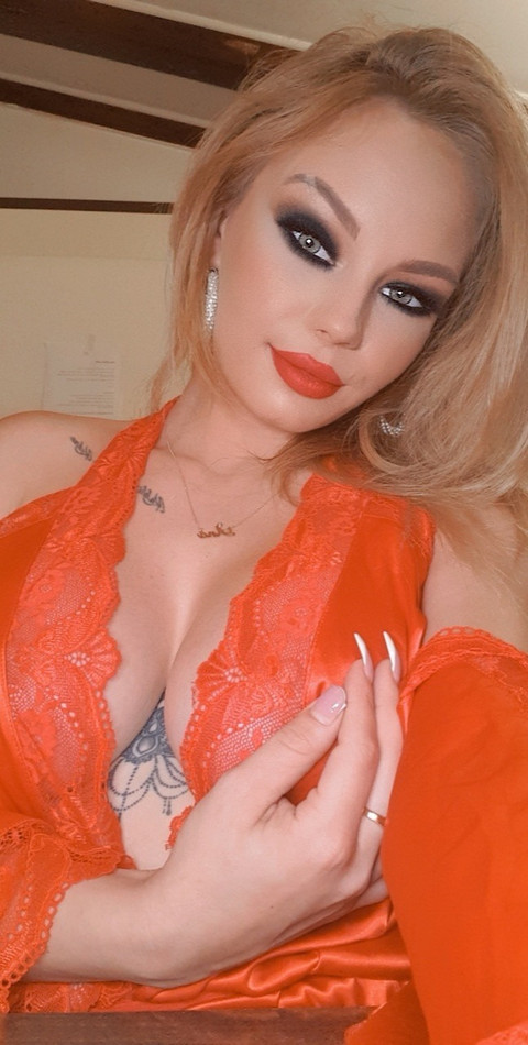 KatieNova profile picture