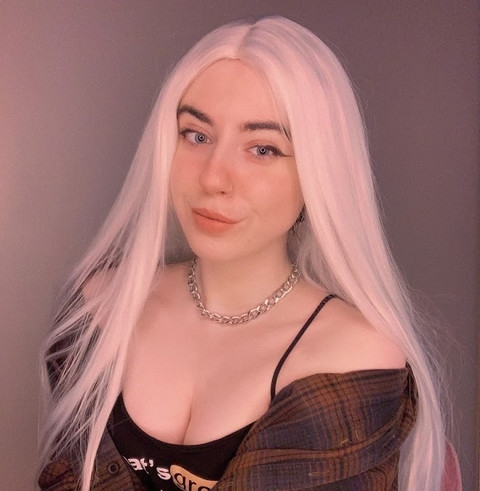 lola πͺπ profile picture