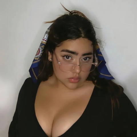 𝒆𝒔𝒄𝒍𝒖𝒔𝒊𝒗𝒆 𝒇𝒆𝒆𝒕 profile picture