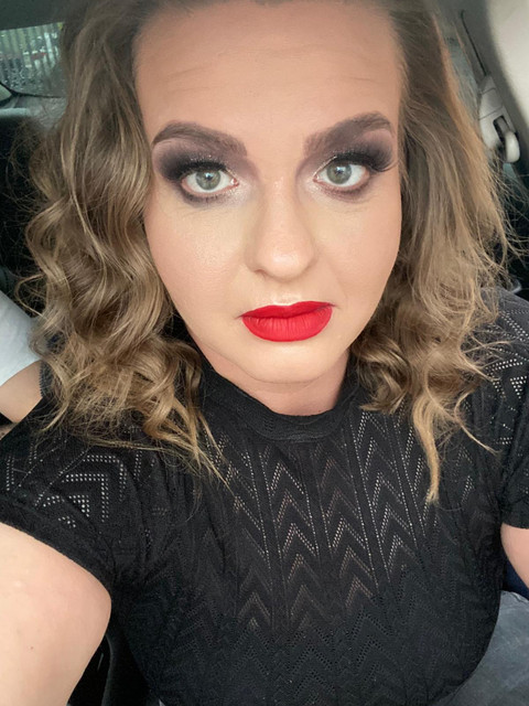 Blondy Red lips profile picture