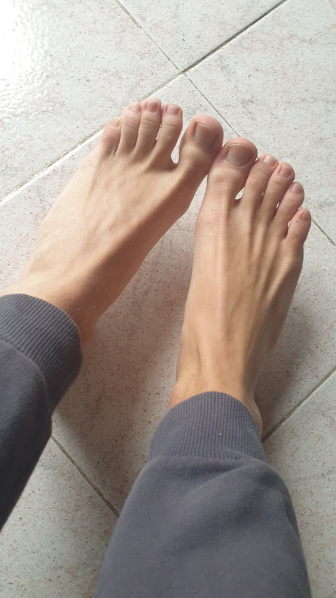 SmallFEETguy profile picture