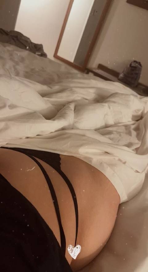 @lovelyjulieee nude lovelyjulieee nude