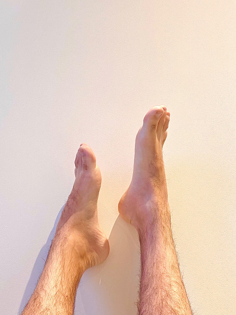 Happy feet and toes 🦶🏻 profile picture