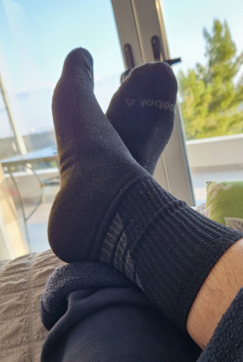 Nick's hairy feet... profile picture