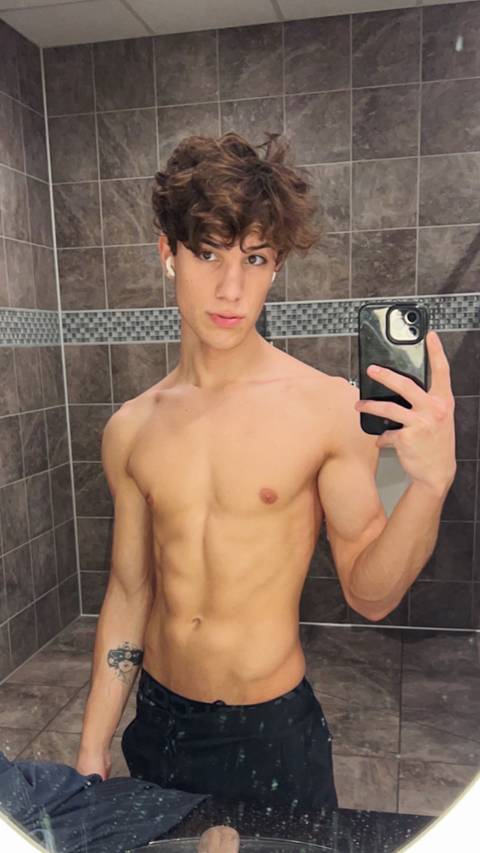 @sebastiancruzxxx @sebastiancruzxxx