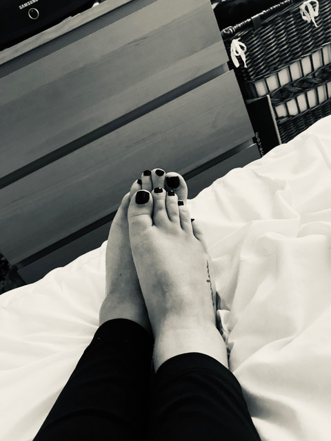 Foot fetish profile picture