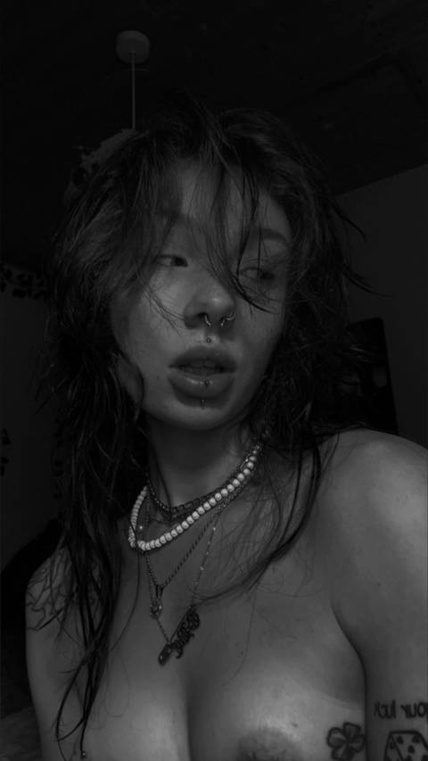 @gothqueeen @gothqueeen