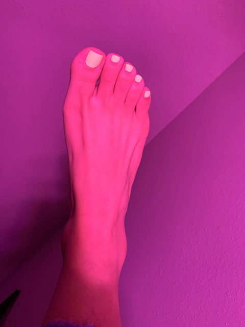 Pretty feet profile picture