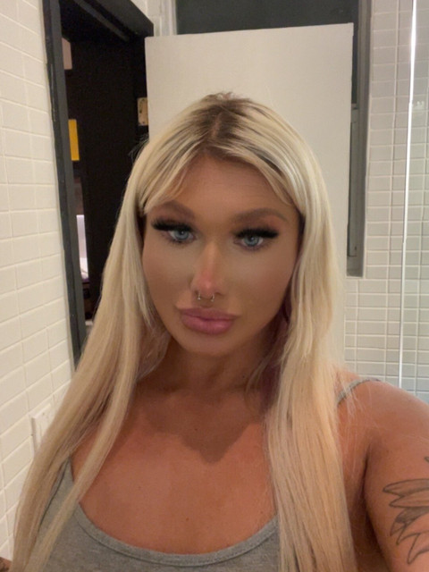 CHANEL LUX UNCENSORED 👑🍑 profile picture