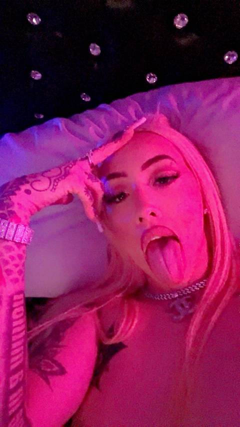 @pinksnowww @pinksnowww