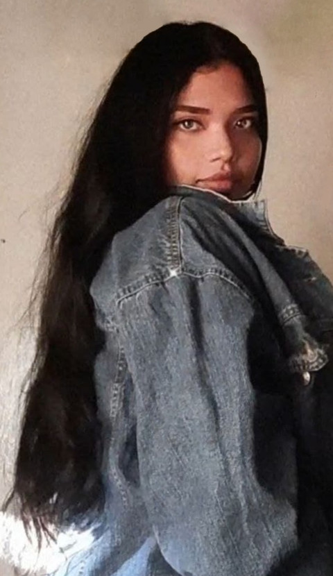 Latin girl profile picture