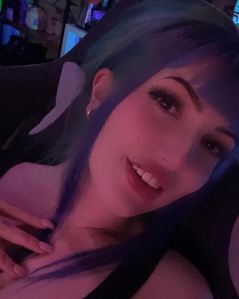 Lily Oliver profile picture