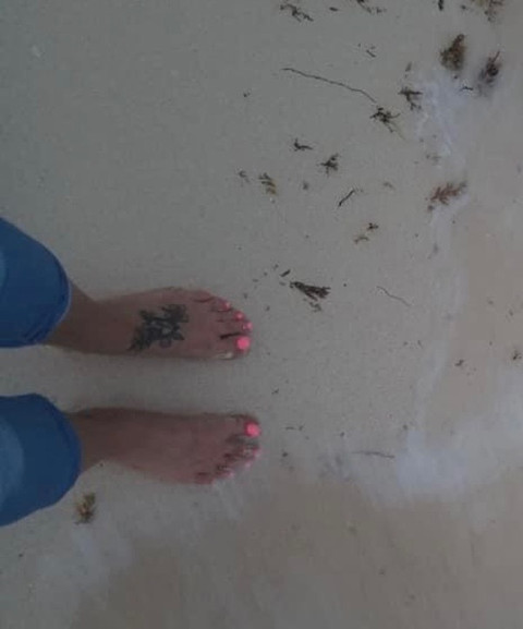Pretty feet profile picture