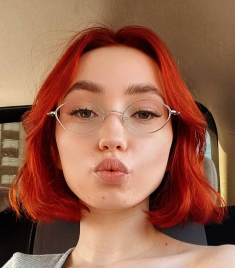 Scarlet profile picture