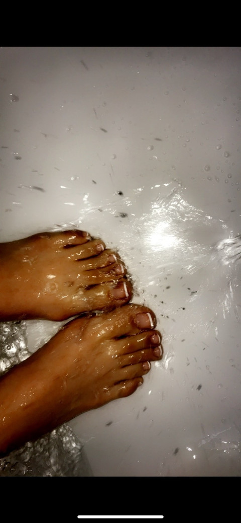 Pretty feet xo profile picture