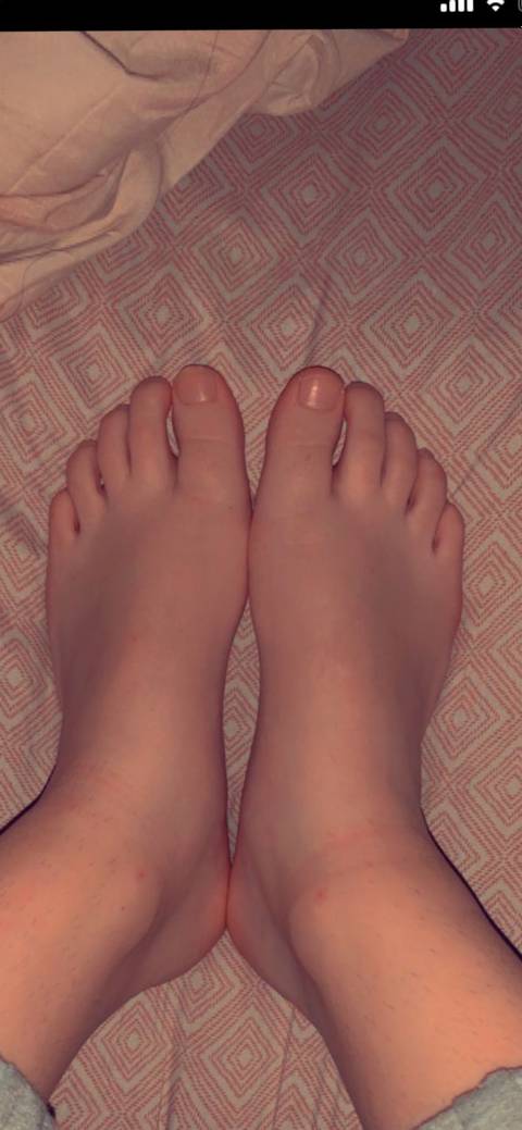 @sellingmysexyassfeet @sellingmysexyassfeet