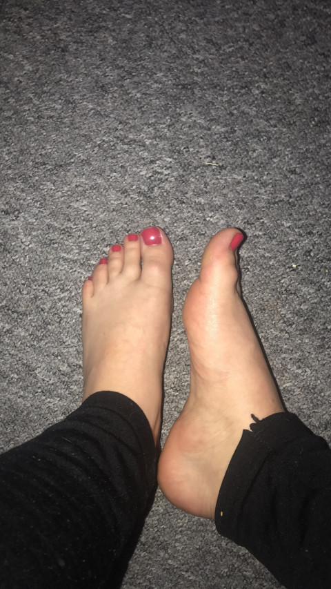 Sexy feet pics profile picture