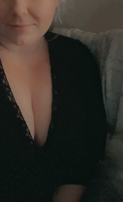 Cute&curvy Elle🥰 profile picture