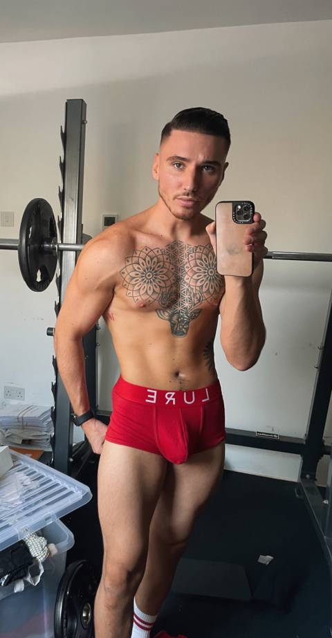 @mrtaioliver nude mrtaioliver nude