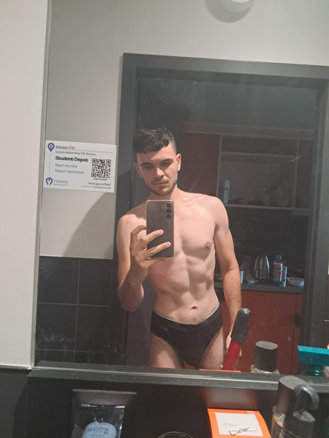 Naughtyboy789 profile picture