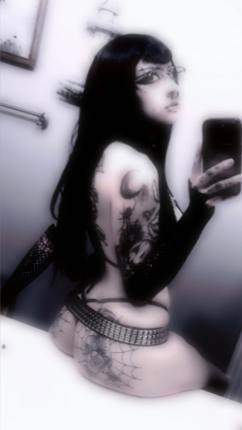 Vicki Vampire profile picture