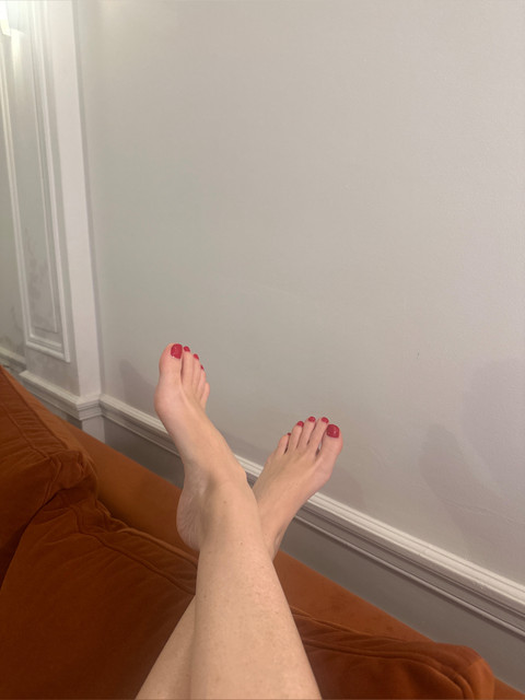Tiny feet profile picture