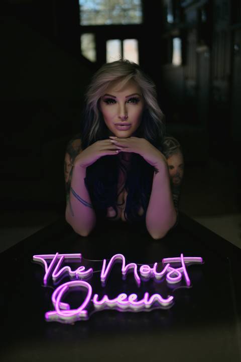 @themoistqueen @themoistqueen