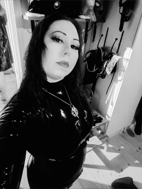 MisstressV profile picture