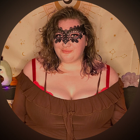 Phoebe's Office 🌼💜 profile picture